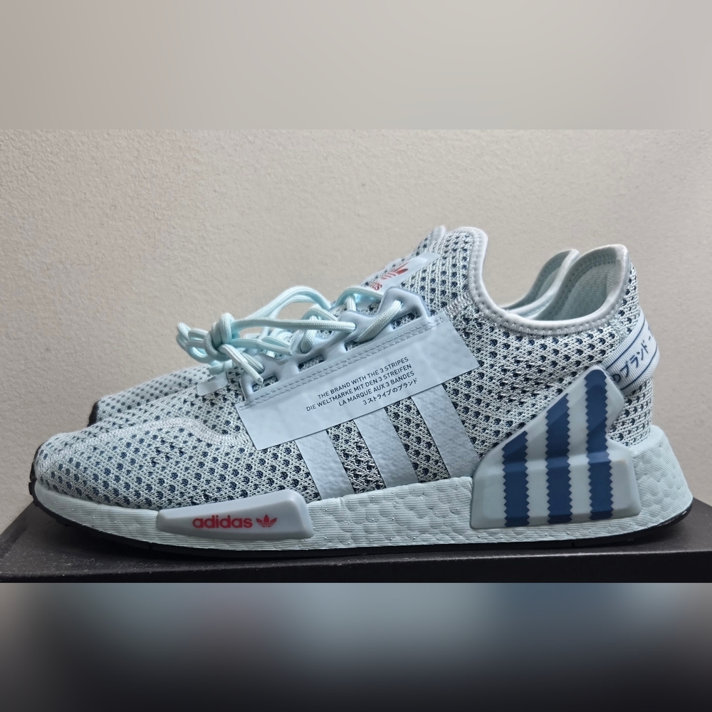 Adidas NMD R1 V2 "almost blue" Size 11